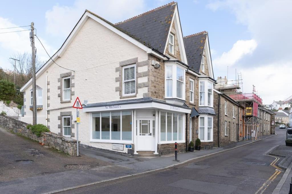 Luxury Modern Suite In Marazion With Parking Exterior photo