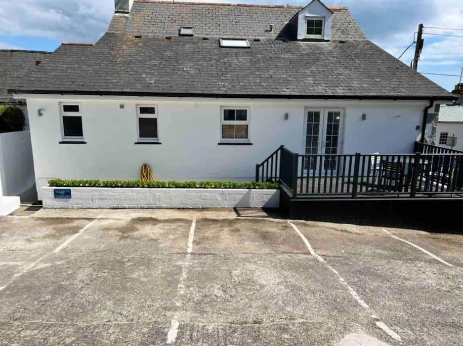 Luxury Modern Suite In Marazion With Parking Exterior photo