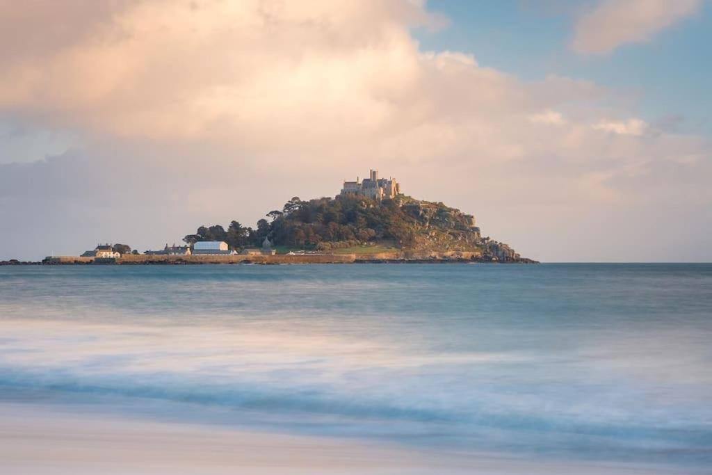Luxury Modern Suite In Marazion With Parking Exterior photo